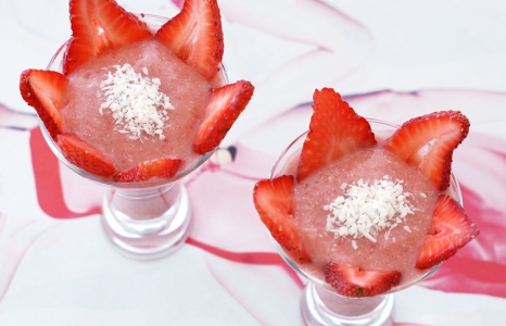 Raw Vegan Strawberry Coconut Parfait