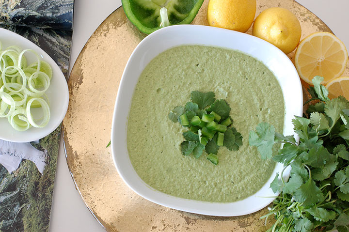 The Global Girl Raw Food Recipes: Raw Hummus with zucchini, cilantro and a secret ingredient! It's vegan and contains no bean.