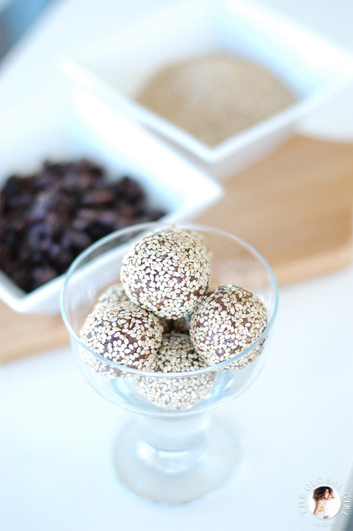 Chocolate Sesame Balls. This super healthy dessert is raw, vegan, dairy free, gluten free, oil free and without any refined sugar. The perfect guilt-free snack.