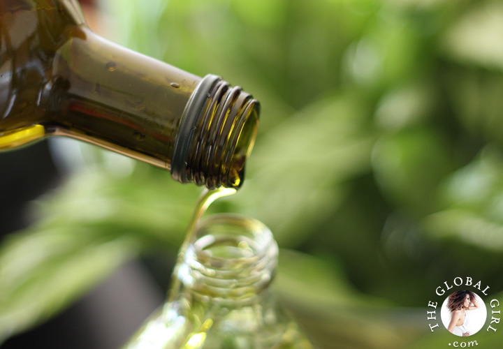 5 Natural Beauty Tips That Will Change Your Life: Oil Cleansing