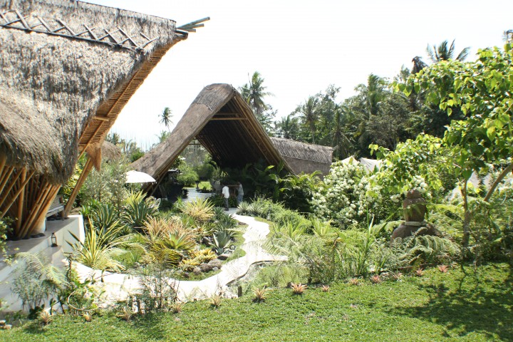 The Global Girl Travels: Glampinghub's luxury glamping safari tents in Ubud, Bali. Eco chic meets green living in Indonesia.