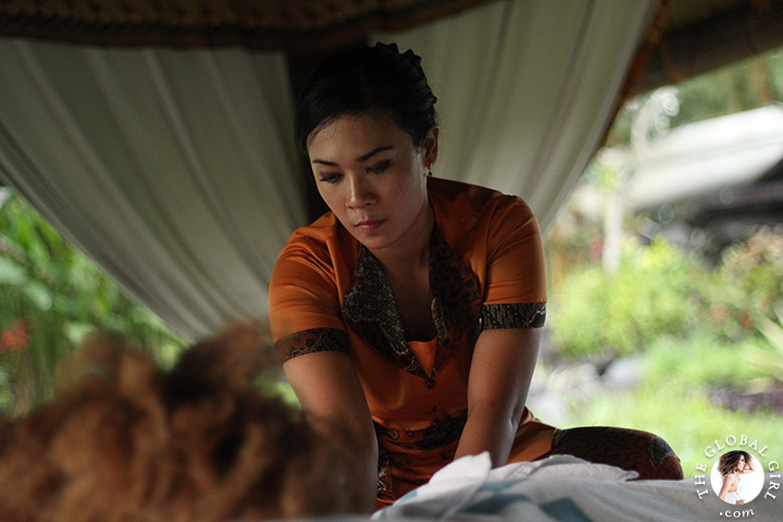 The Global Girl Travels: Ndoema gets a taste of traditional Indonesian deep oil massage at the Hyatt Regengy Yogyakarta on the island of Jakarta, Indonesia.