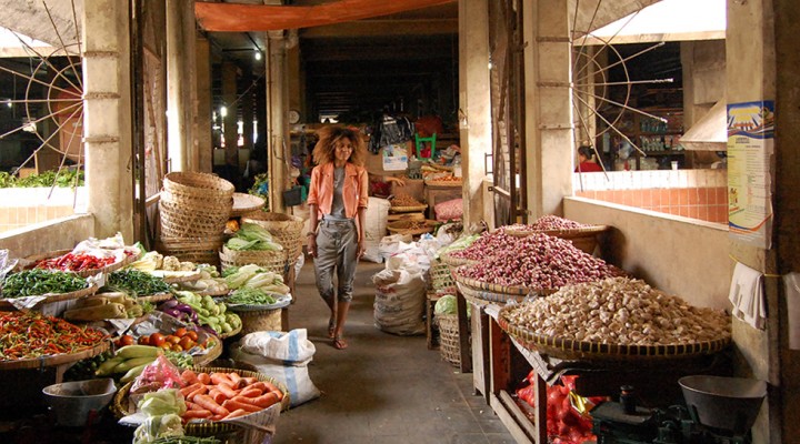 The Global Girl Travels: Ndoema at Yogyakarta's Beringharjo market, Indonesia