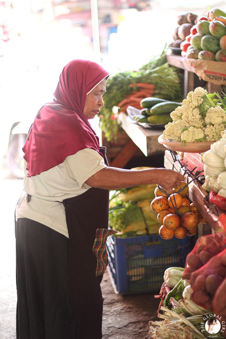 The Global Girl Travel: A Stroll through Candi Kuning, Bali's colorful traditional market.