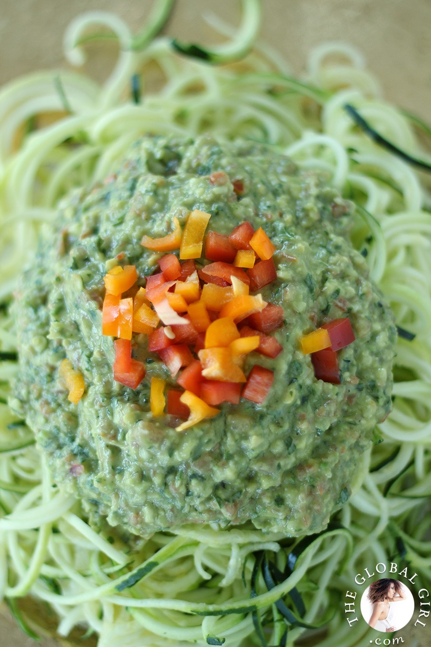 avocado-basil-sauce-raw-vegan-zucchini-pasta-noodles-the-global-girl-theglobalgirl- (9)