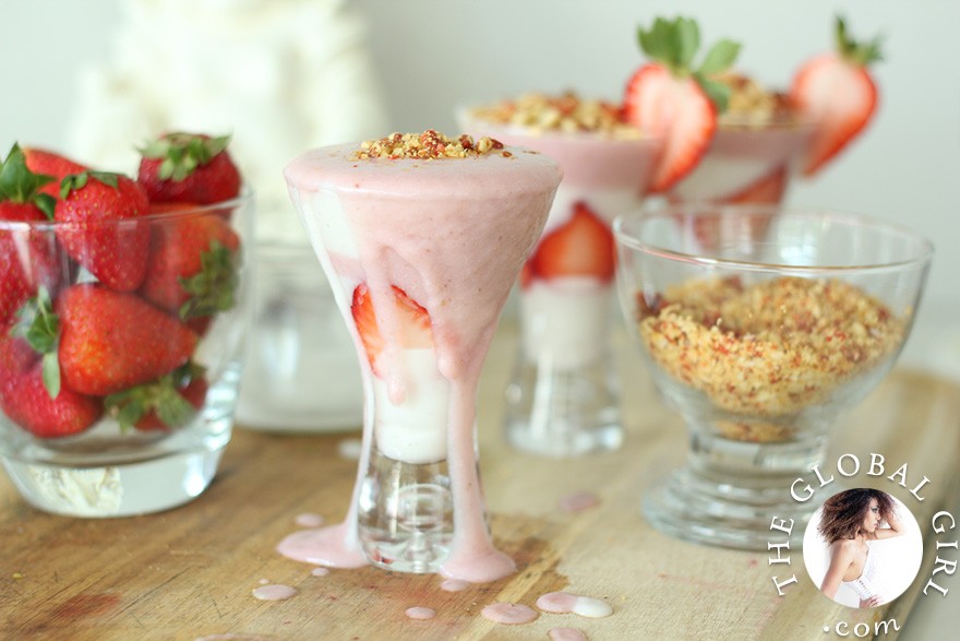 The Global Girl Raw Vegan Recipes: Vegan Strawberry Yogurt with goji berry crumble. This healthy recipe is 100% raw, dairy-free, gluten-free, oil-free and with no processed sugars.