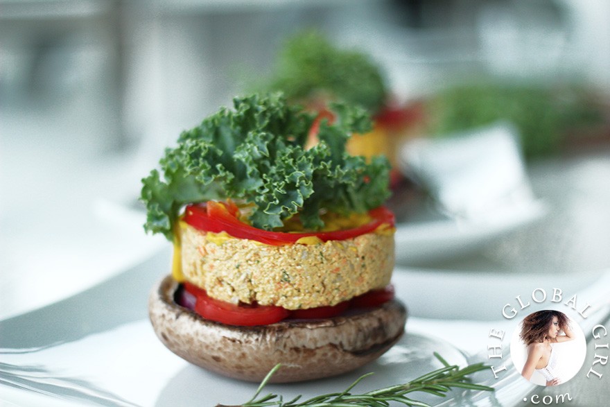 The Global Girl Raw Food Recipes: Raw Vegan Portobello Mushroom Burgers. Here's a hearty, tasty and healthy recipe for mushroom lovers and juicy burger aficionados. It's not only gluten-free, it's also totally raw, vegan (of course) and deliciously oil-free.