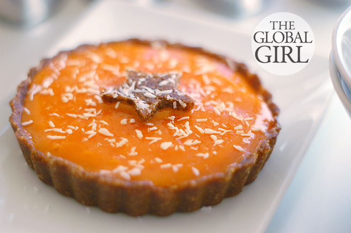 The Global Girl Raw Food Dessert Recipes: Raw Vegan Persimmon Carob Tart with a walnut, medjool dates and coconut gluten-free crust. Oil free and sugar free!