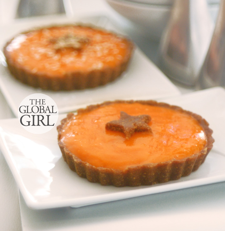 The Global Girl Raw Food Dessert Recipes: Raw Vegan Persimmon Carob Tart with a walnut, medjool dates and coconut gluten-free crust. Oil free and sugar free!